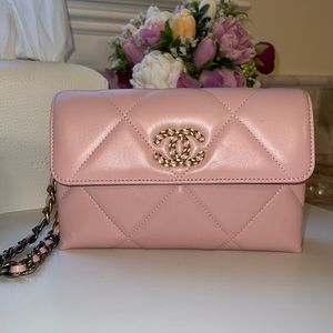 Chanel 19 Clutch With Chain